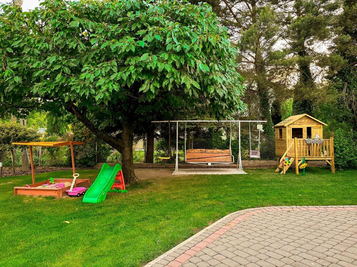 Apartamenty 72 - Agroturystyka Wola Pekoszewska Buitenkant foto